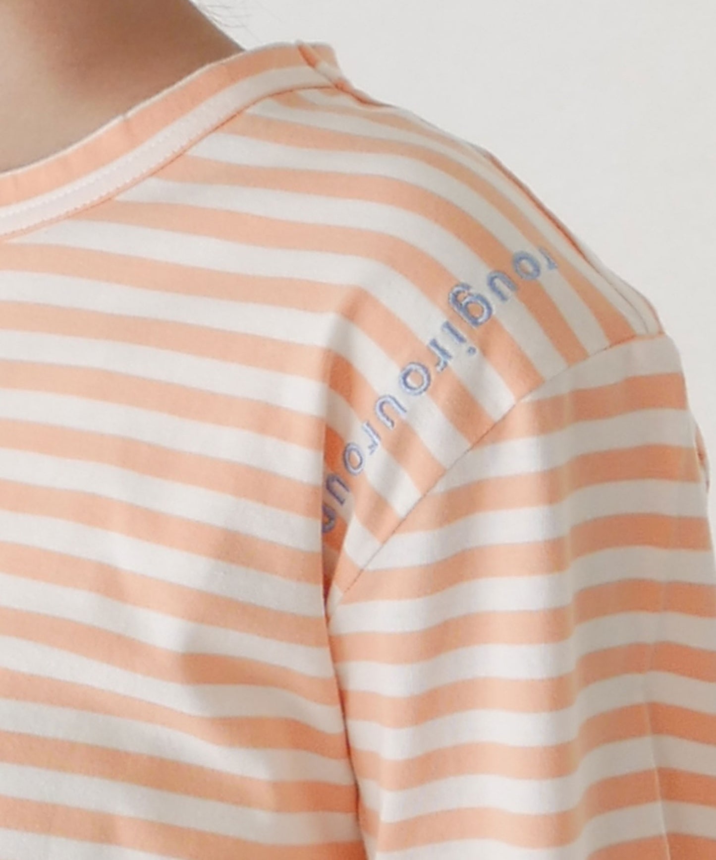 刺繍入り天竺ボーダー長袖Tシャツ(ユニセックス)